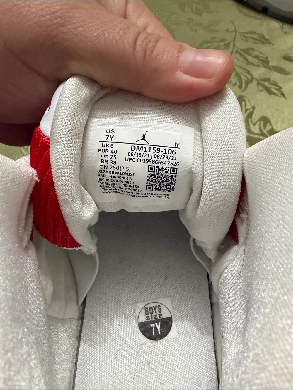 Air Jordan Kids 'WHITE FIRE RED' Top Sneakers